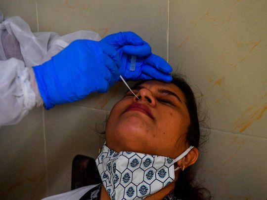 health workers covid test mumbai india