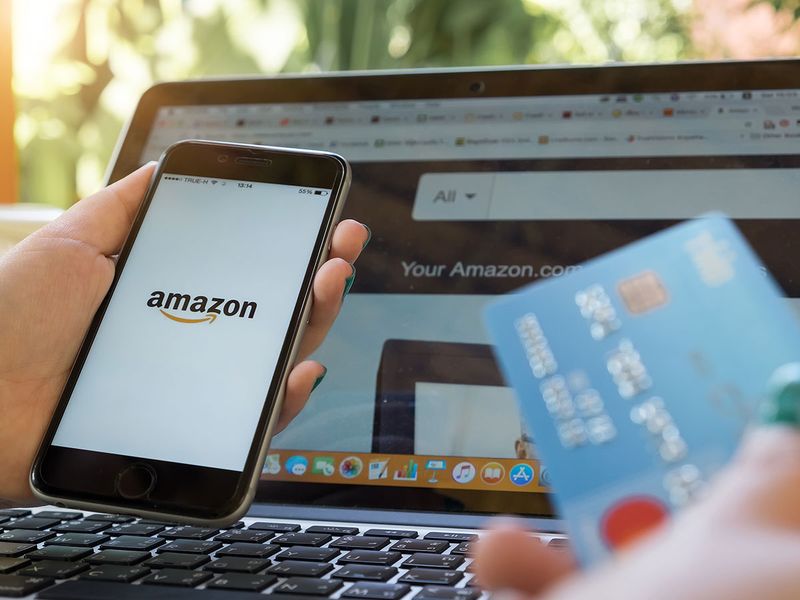Amazon denies report of accepting bitcoin as payment