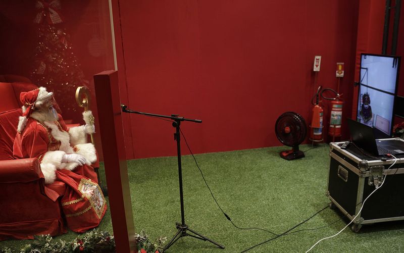 Santa goes virtual gallery 