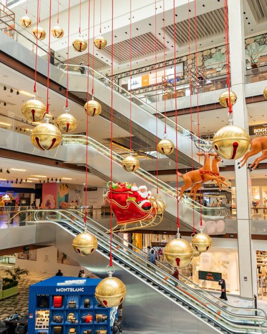Christmas shopping and fanfare in full swing across UAE | Lifestyle ...