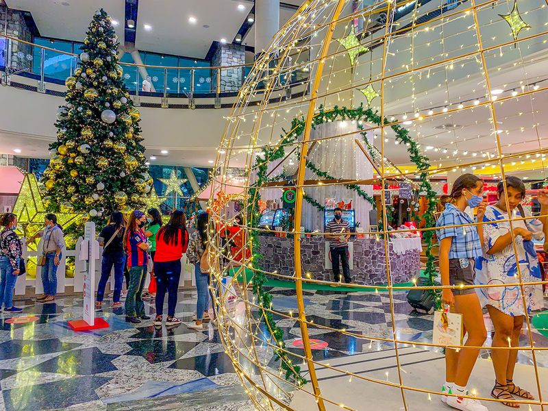 Christmas shopping and fanfare in full swing across UAE ...