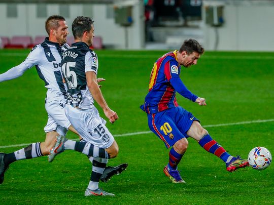 Lionel Messi scores the winner for Barcelona against Levante