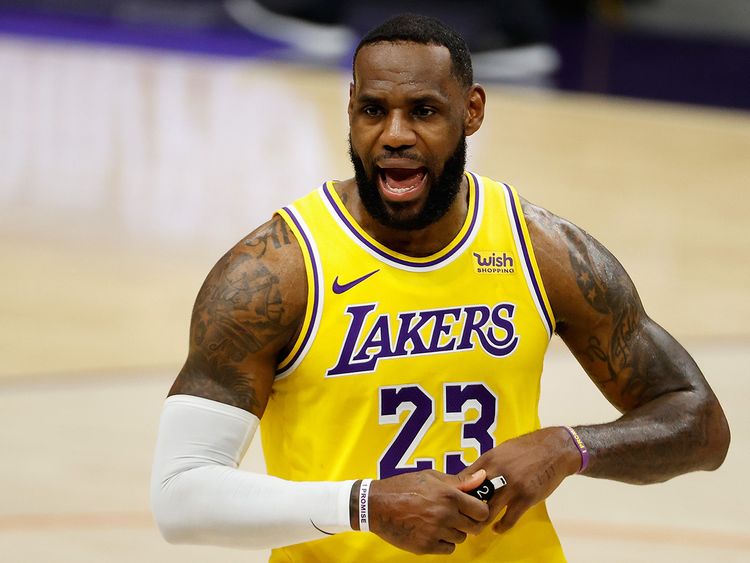 Los Angeles Lakers' LeBron James to Zlatan Ibrahimovic - No way I'll ever  'stick to sports' - ESPN