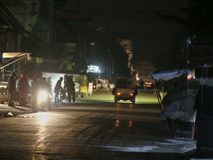 1cwklv6onbadqm https gulfnews com photos news in pictures electricity restored in big cities of pakistan after massive blackout 1 1610269264576