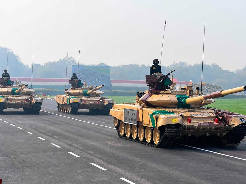 Army day tanks India soldiers