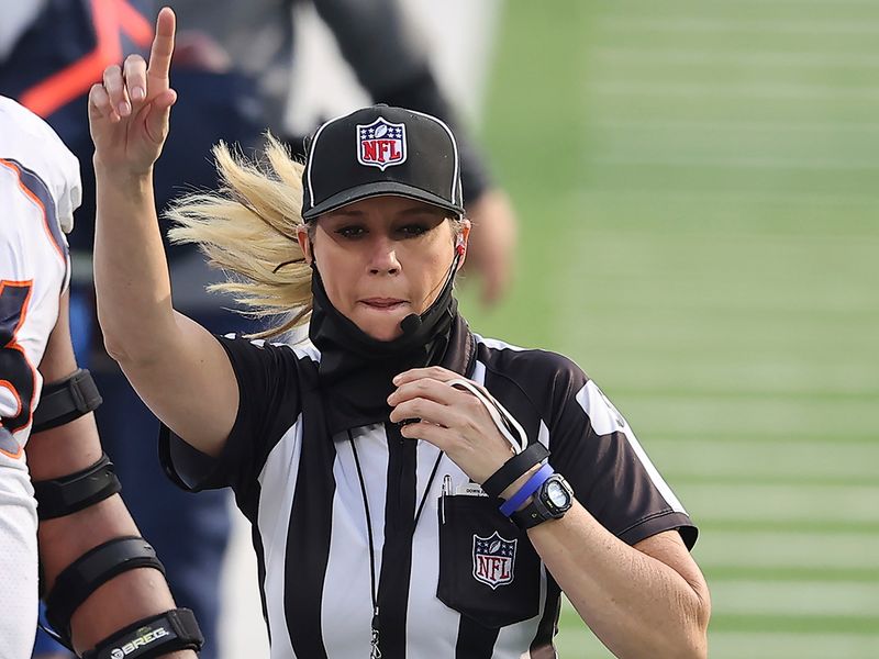 Sarah Thomas will be Super Bowl's first female official in history.