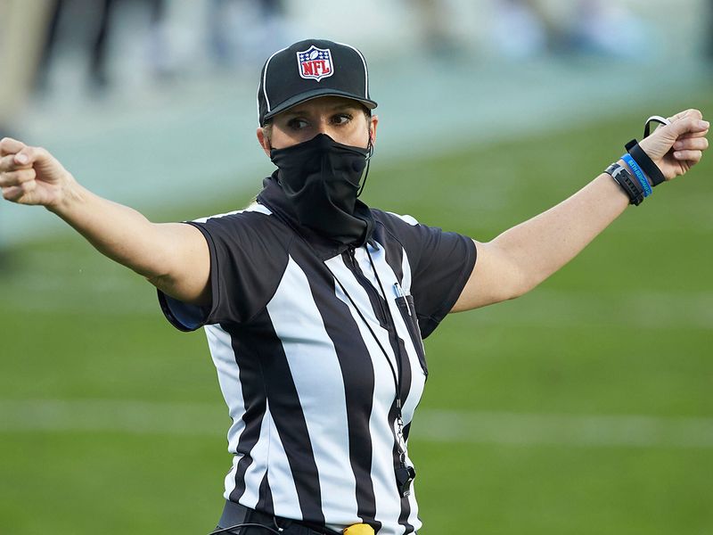 Sarah Thomas will be Super Bowl's first female official in history.