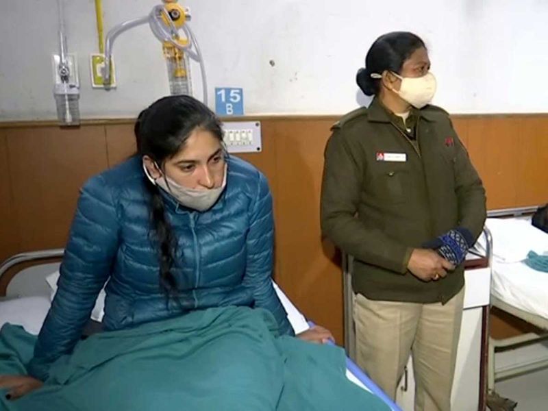 Police constable injured hospital farmer protest India delhi