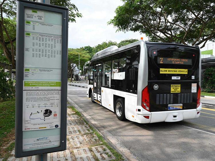 Watch Singapore Launches New Self Driving Bus Trial Technology Gulf News - bus driver city roblox codes