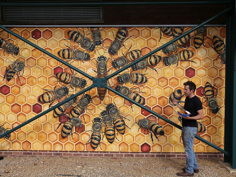 bees mural gallery 
