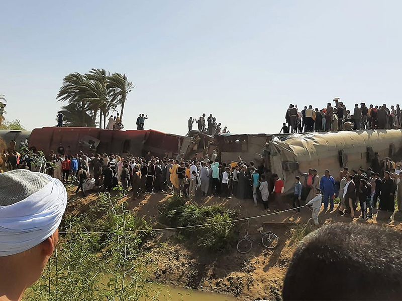 Egypt train crash gallery