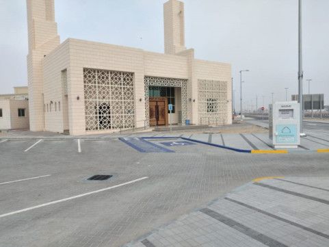 NAT_210426 Mosque Parking4-1619504712377