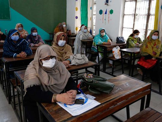 pakistan covid teachers vaccine