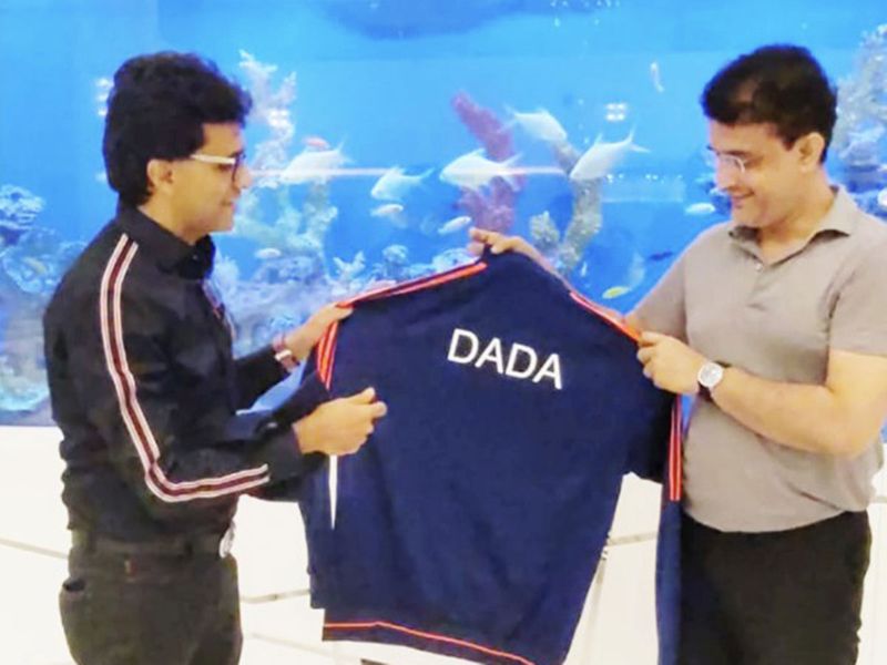 Anis Sajan presents Sourav Ganguly with his jacket