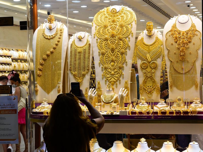 Dubai Gold Rate drops Dh8 a gram in one day - and shoppers get interested |  Business-photos – Gulf News