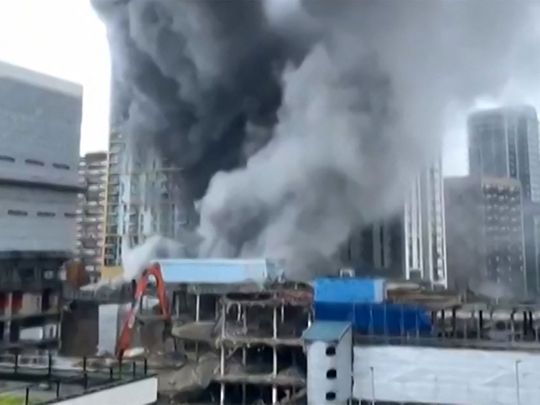 Elephant And Castle Explosion : Zm0zfvjt6 Hf M : No injuries reported just yet.