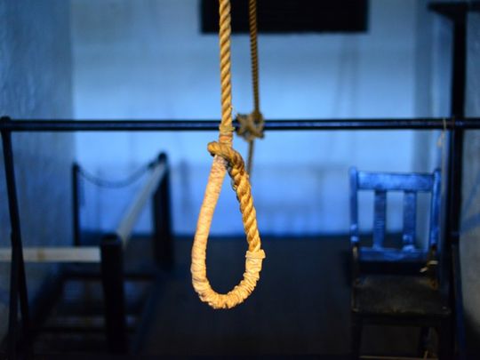 suicide, hang to death, commit suicide