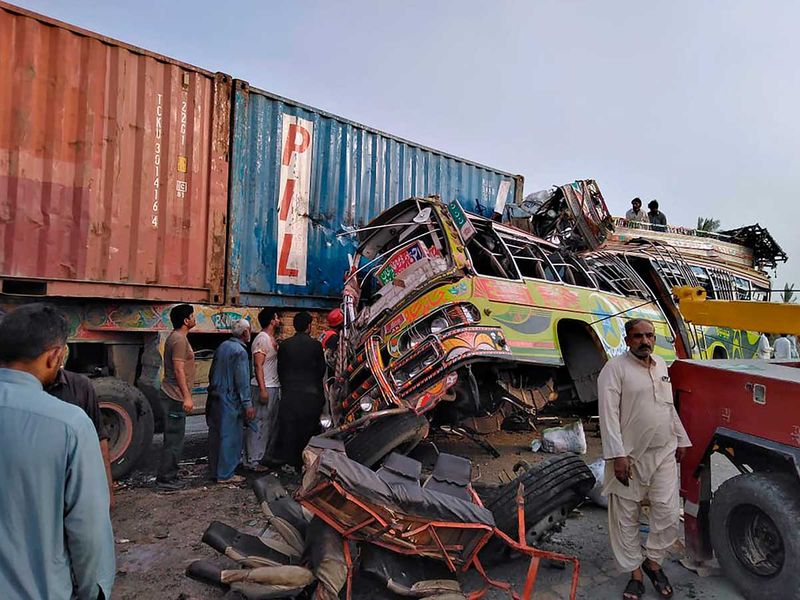 Pakistan bus crash