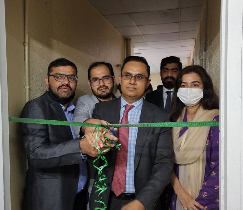 Acting Consul General Giyan Chand (centre) inaugurates Call Centre of Consulate General of Pakistan Dubai-1627372500669