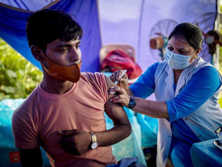 india health worker covid vaccine