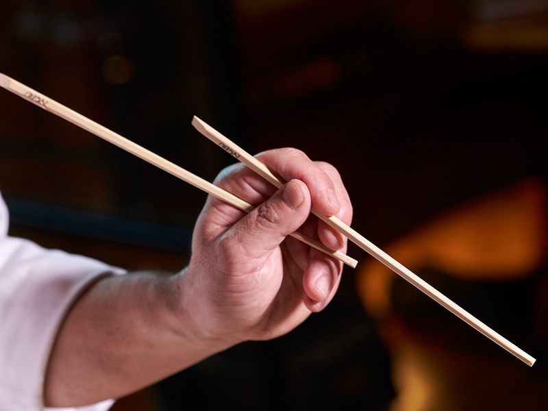 How to eat sushi with a chopstick