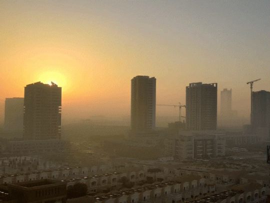UAE: Hot, dusty weather in Abu Dhabi, Dubai, Sharjah, rough seas due to  strong winds, maximum temperature to cross 45°C | Weather – Gulf News