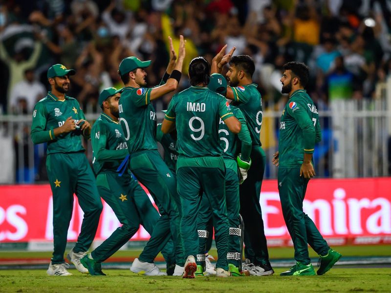 Pakistan's Haris Rauf celebrate the wicket of New Zealand opener Martin Guptill