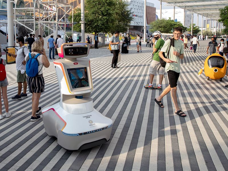 expo 2020 visitors robots