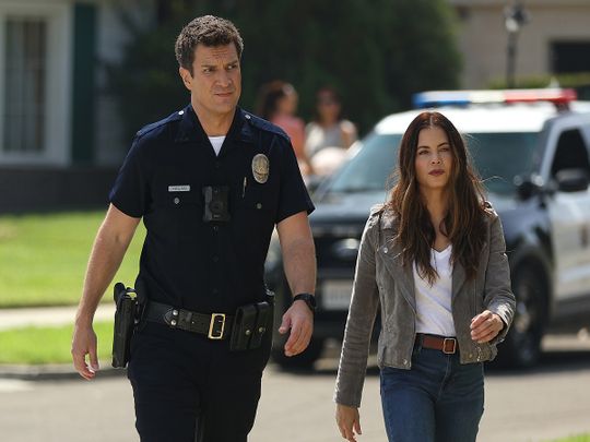 Nathon Fallon and Jenna Dewan in 'The Rookie'