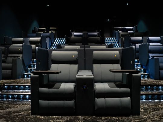 Azul Lounge & Cinema