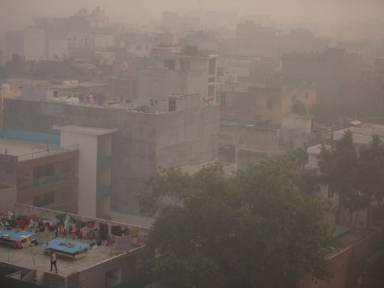 Smog Chokes Indian Capital As Air Pollution Levels Soar | India – Gulf News