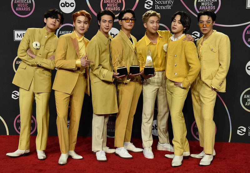  BTS post their win at the American Music Awards 2021