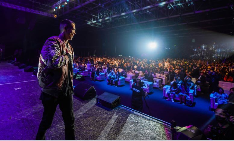Bamboo performs to a full house in Dubai