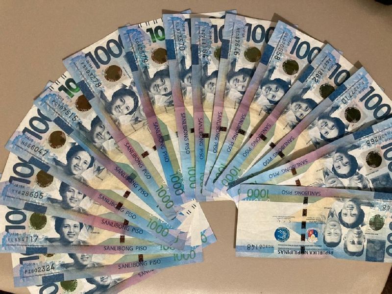Philippine pesos bills pesos 1,000 php