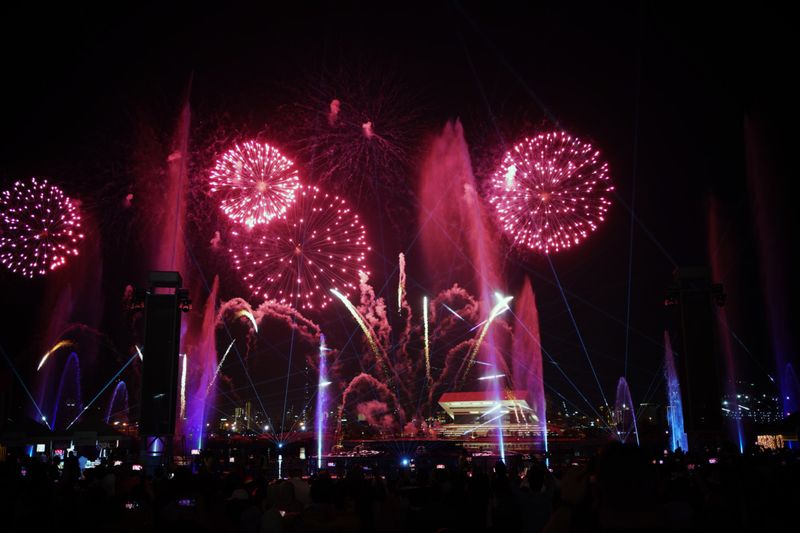 NAT_211216 Fireworks Festival City CE001-1639731608705
