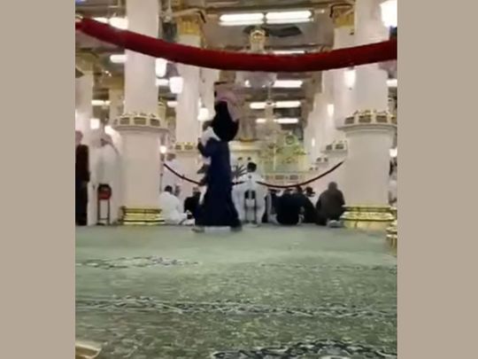 Watch: Saudi carries old father on shoulders at Prophet's Mosque in ...