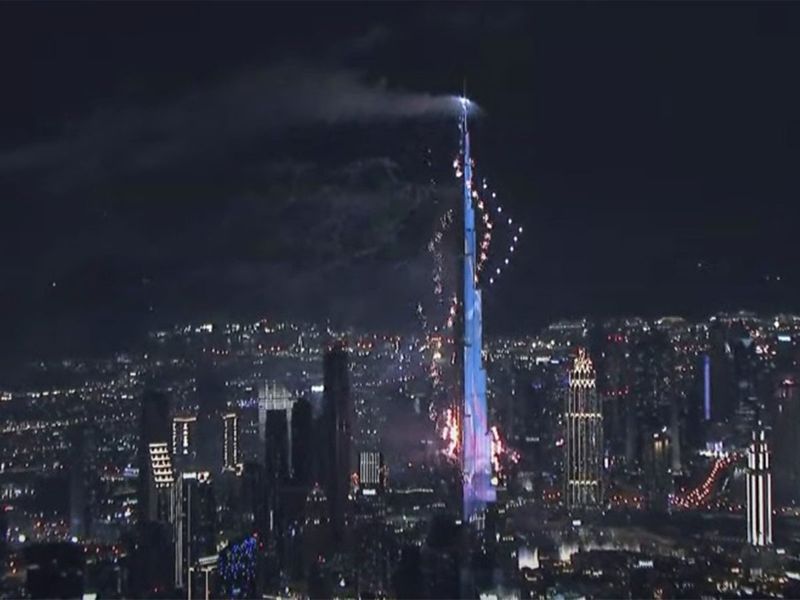 Burj Khalifa fireworks screenshots