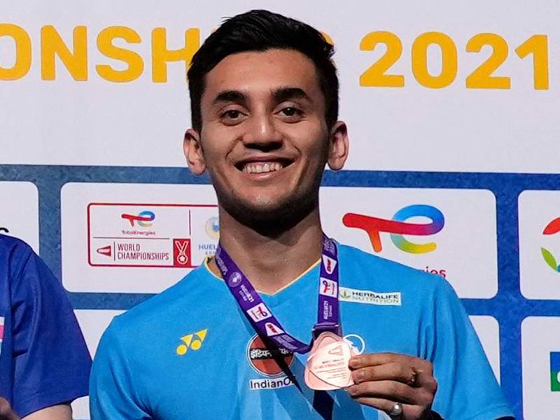 Lakshya Sen with his bronze medal