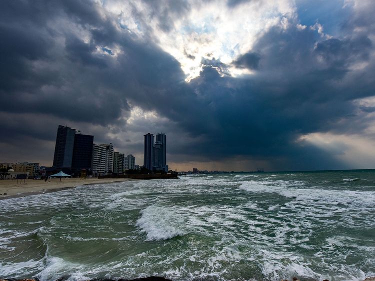 UAE weather: Partly cloudy skies in Dubai, Abu Dhabi and Sharjah, rough seas due to strong winds, rain expected in some areas, and minimum temperatures to drop to 6°C | Weather –