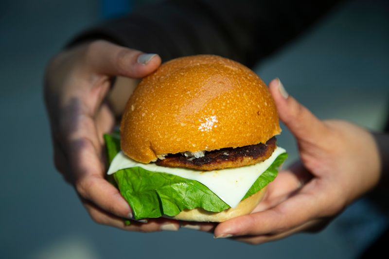 how-to-make-a-budget-friendly-burger
