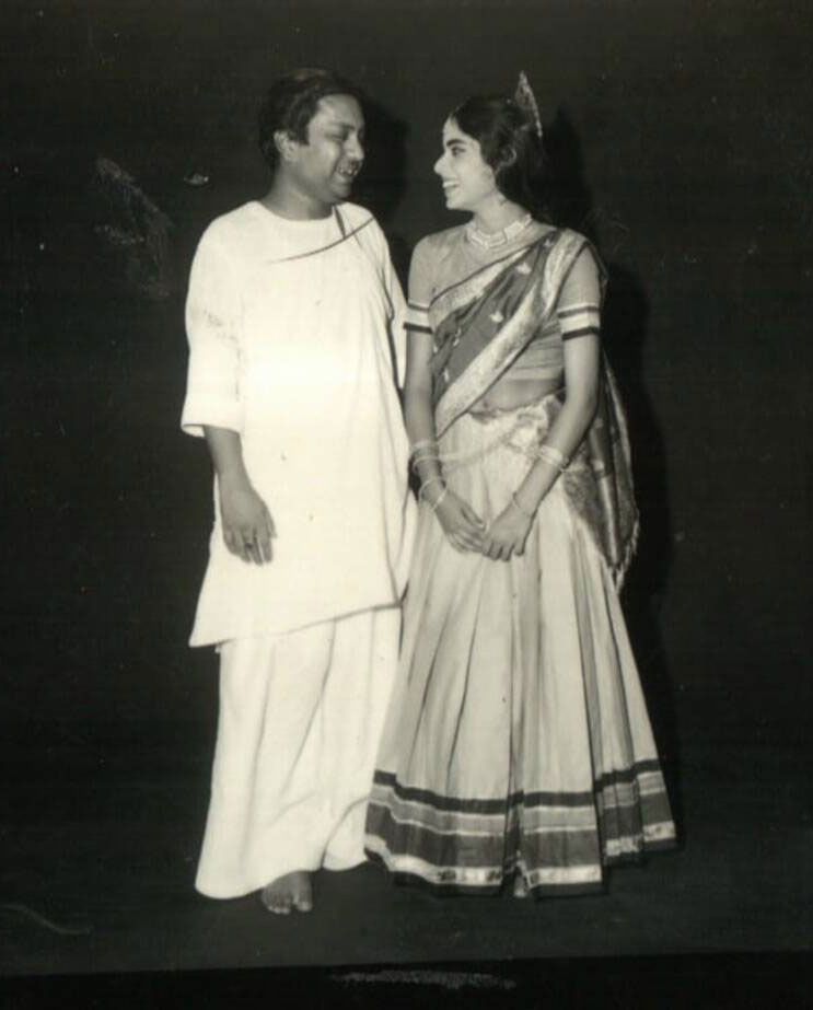 Kathak dancer Shovana Narayan wrote on Facebook that she is “too shocked for words”. She first started learning from him in 1964n)