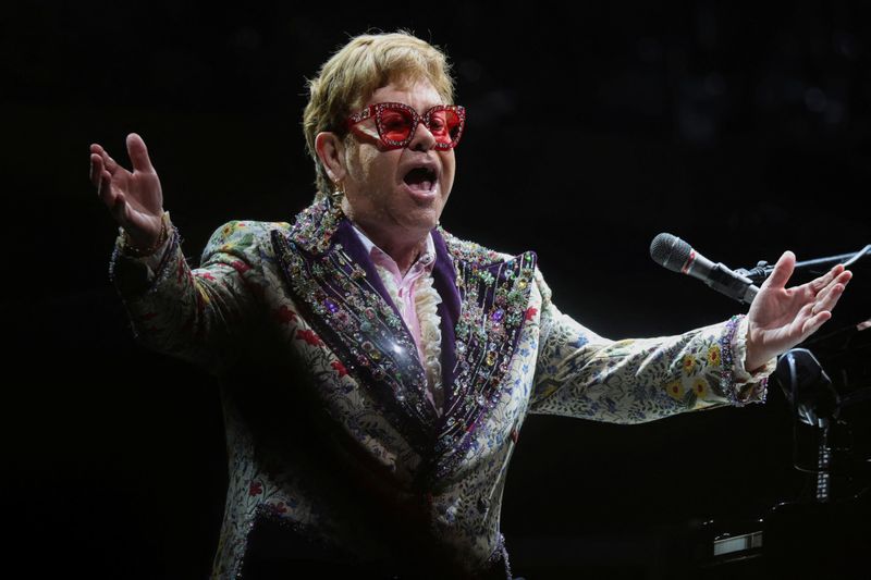 Elton John-1642743780392