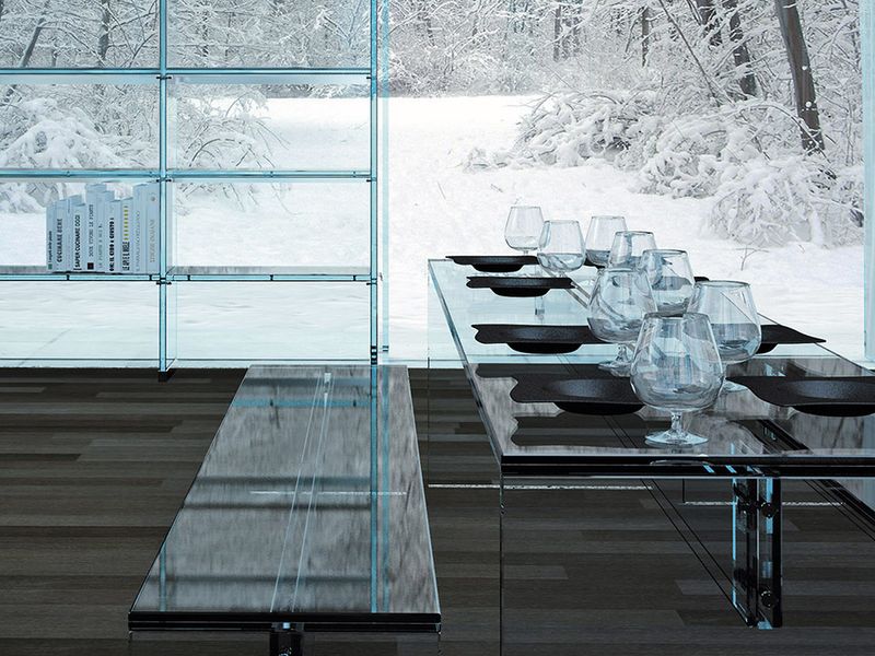 Glass house dining 