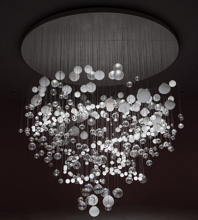 Contemporary sculptural lighting chandelier 
