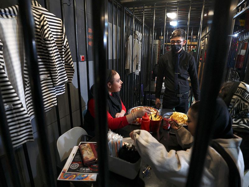 IRAN-PRISON-FOOD-CAFE-CHARITY
