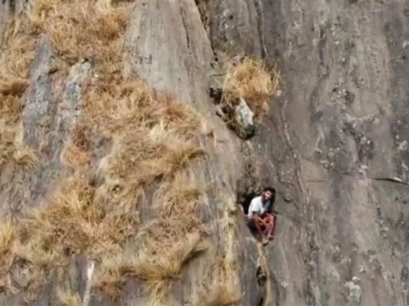 Indian Army rescues boy stranded in fault line on cliff in Kerala