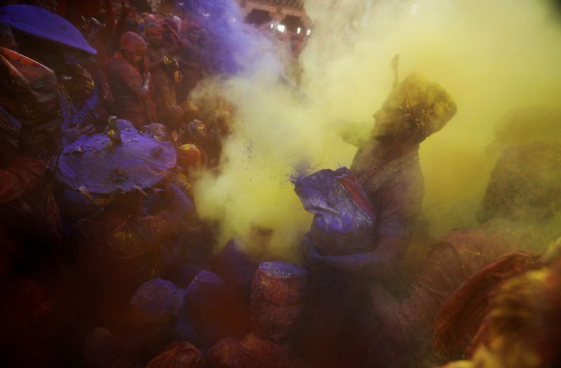 Copy of 2022-03-14T010217Z_49549398_RC201T9OXOK5_RTRMADP_3_FESTIVAL-HOLI-INDIA-1647241060990