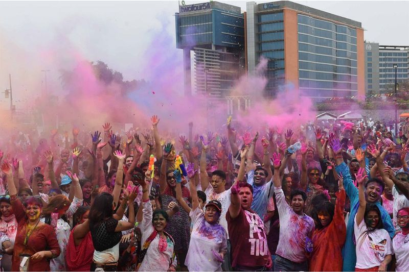 holi in dubai