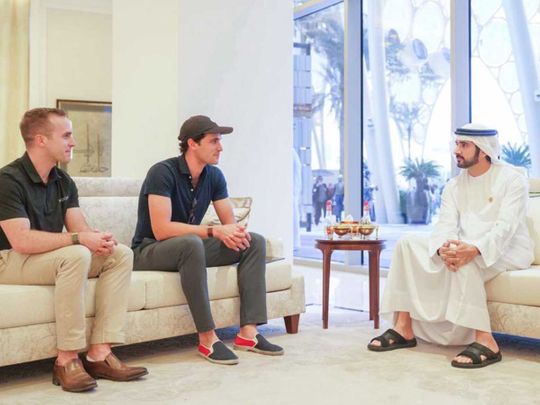 Expo 2020 Dubai: Hamdan bin Mohammed trifft den CEO von Whoop und tourt durch die Pavillons von Marokko, der Schweiz und Baden-Württemberg