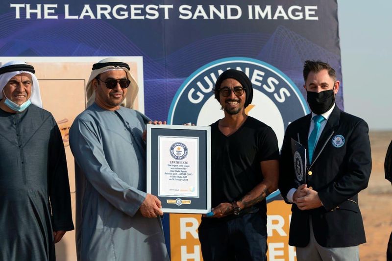 Watch: Filipino in UAE who created the world's largest sand image | Uae – Gulf News